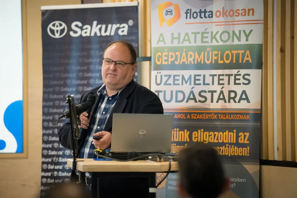 Ferenczi László az „Excel-káoszból az AI korszakba” „kísérte át” az érdeklődőket