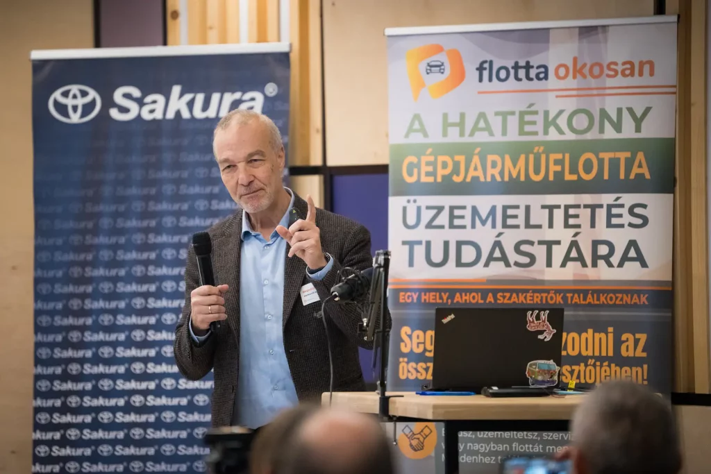 Hegedűs Péter: „Adat be, adat ki, de mi van közben?” című előadásával érkezett